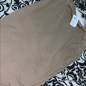 beige pencil skirt from Windsor 💚💜